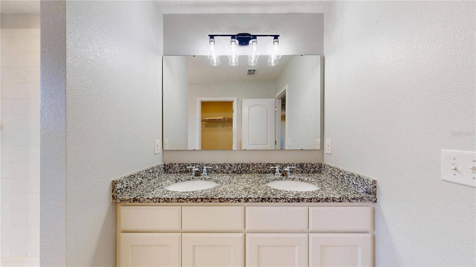 4 ROUND TREE DRIVE, Palm Coast, FL 32164