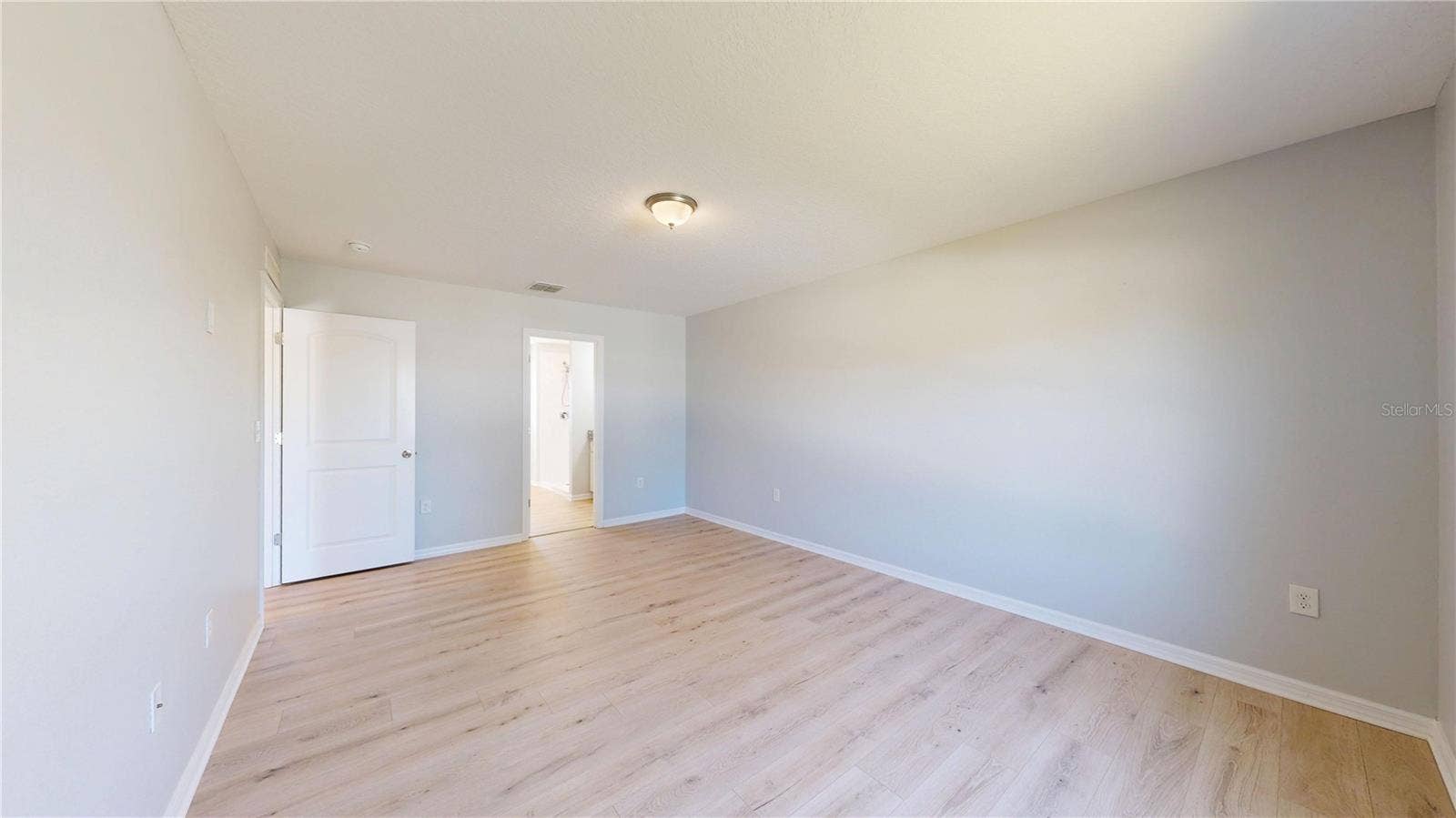 4 ROUND TREE DRIVE, Palm Coast, FL 32164
