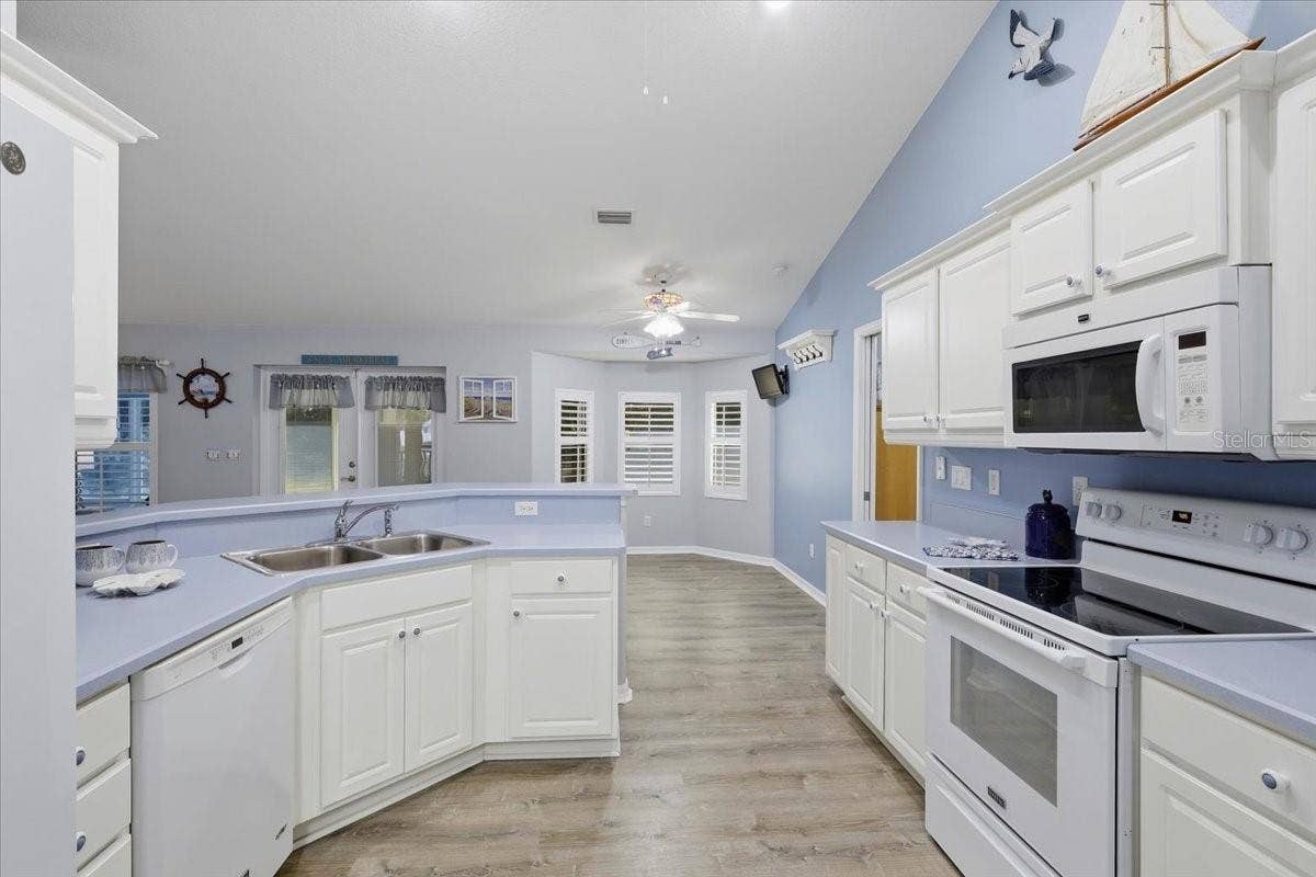 3 RYMM PLACE, Palm Coast, FL 32164 KITCHEN