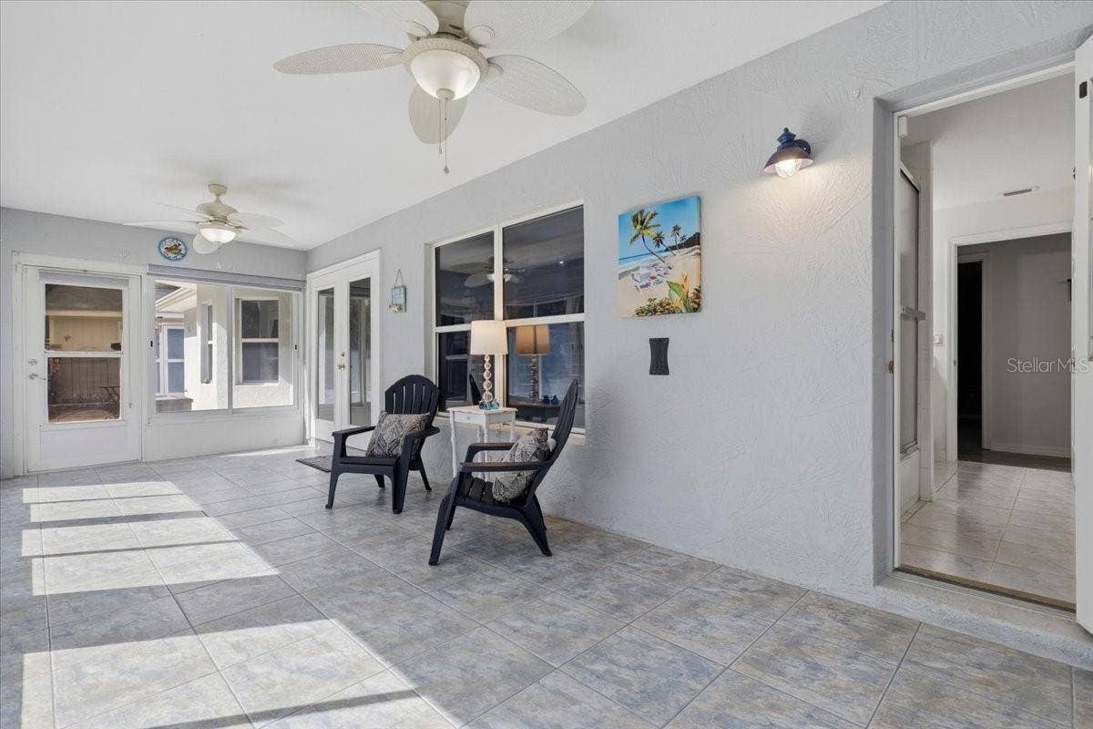 3 RYMM PLACE, Palm Coast, FL 32164 ENCLOSED FLOORIDA ROOM