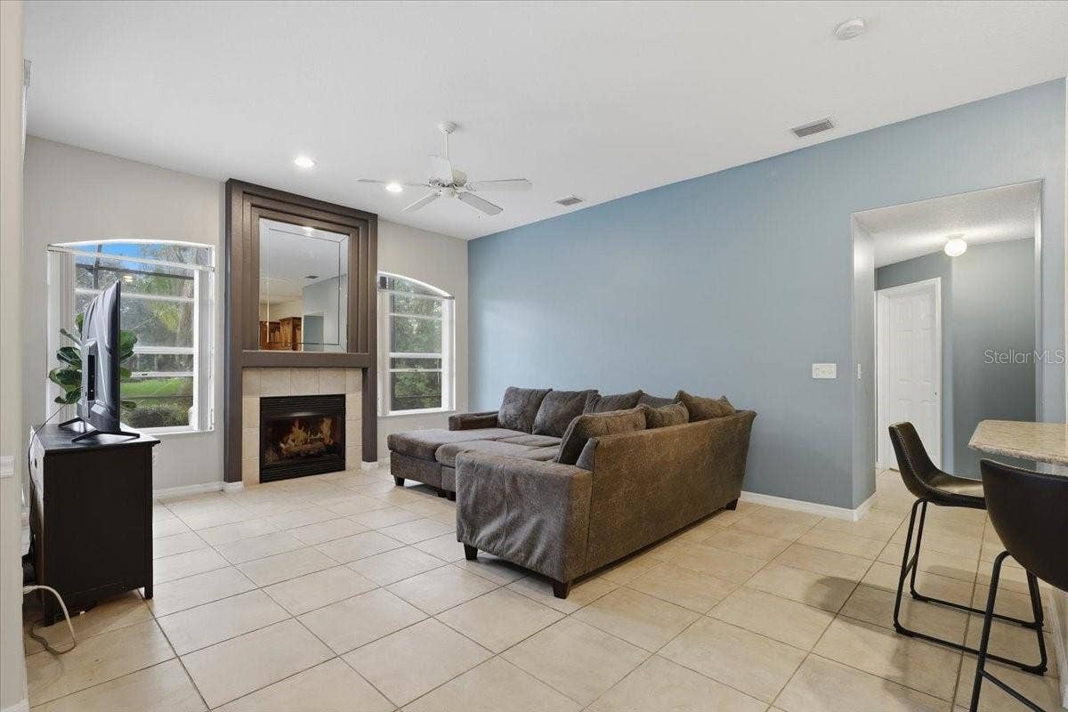 24 LEAVER DRIVE, Palm Coast, FL 32137