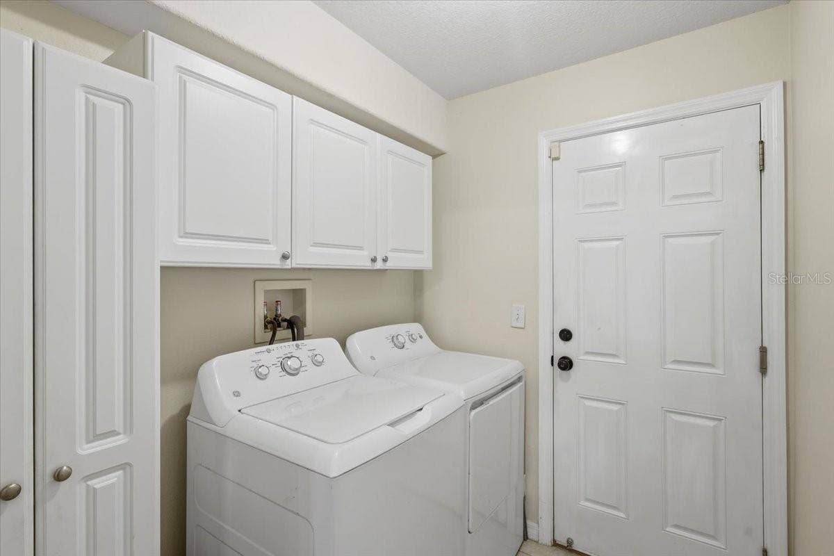 Spacious side yard