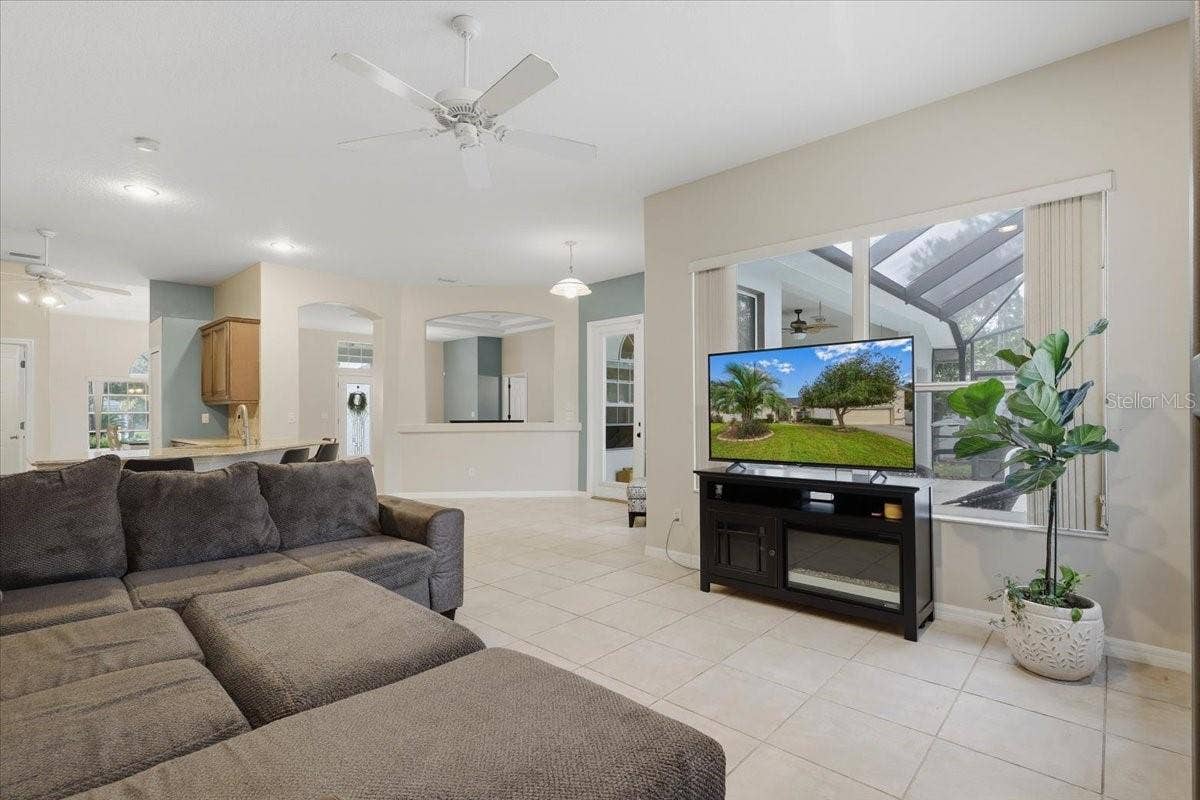 24 LEAVER DRIVE, Palm Coast, FL 32137