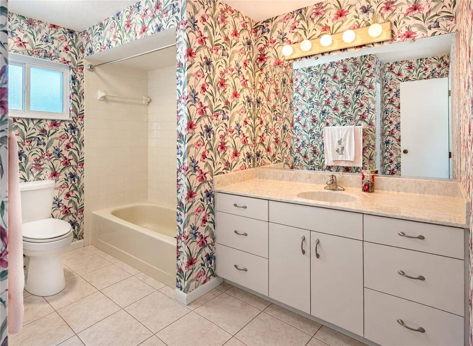 43 CHRISTOPHER COURT, Palm Coast, FL 32137 43 CHRISTOPHER COURT, Palm Coast, FL 32137