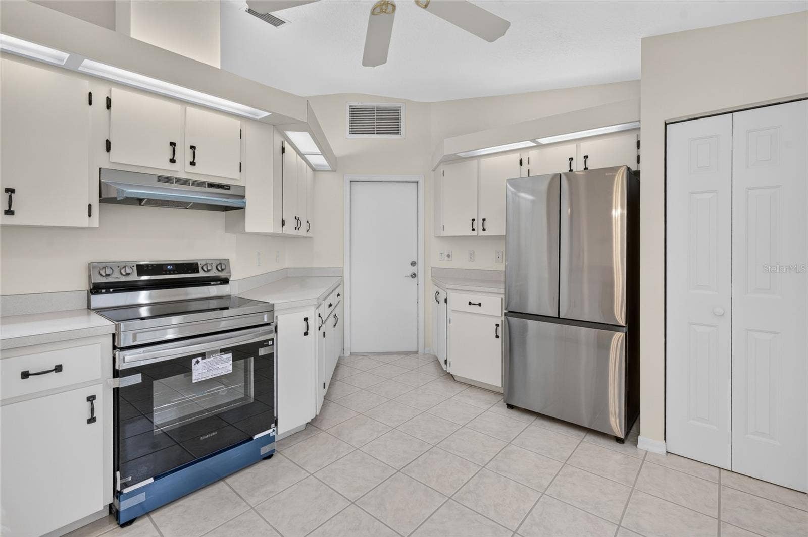 8170 SW 117TH LOOP, Ocala, FL 34481 8170 SW 117TH LOOP, Ocala, FL 34481