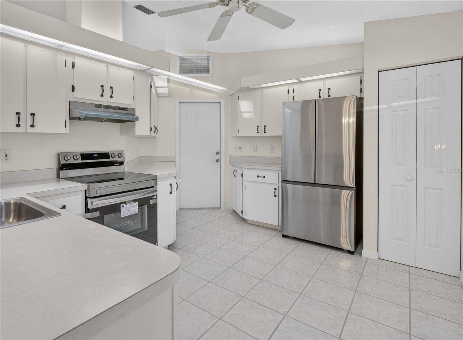 8170 SW 117TH LOOP, Ocala, FL 34481 8170 SW 117TH LOOP, Ocala, FL 34481