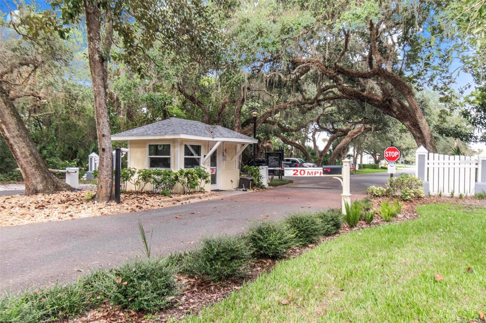 50 MEDFORD DRIVE, Palm Coast, FL 32137 Guards 24/7