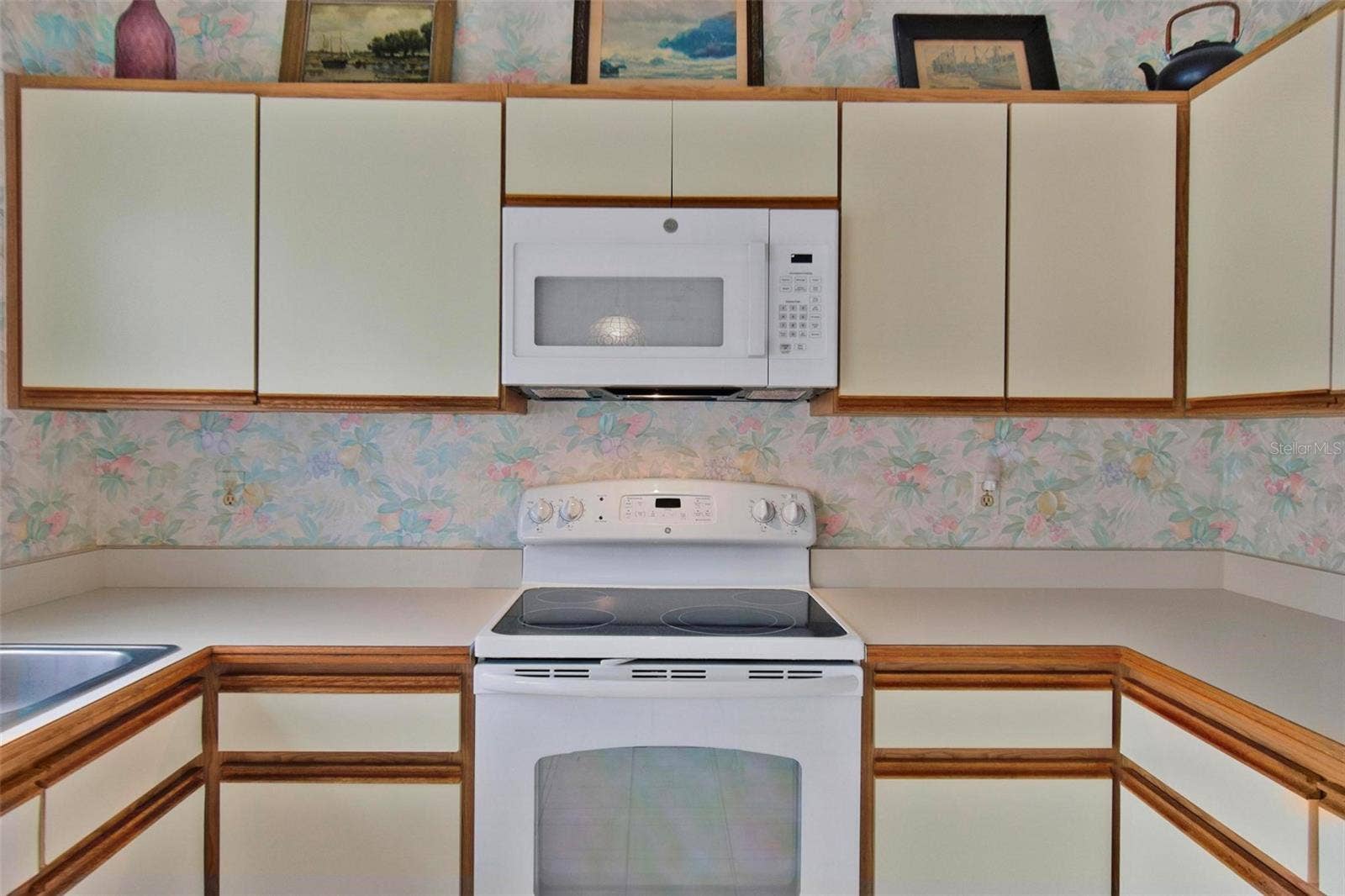 50 MEDFORD DRIVE, Palm Coast, FL 32137 Kitchen in mint condition