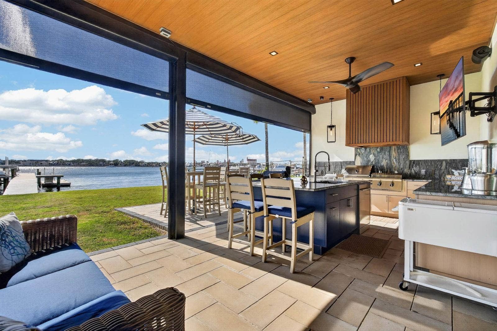 33 DOLPHIN DRIVE, St Augustine, FL 32080 33 DOLPHIN DRIVE, St Augustine, FL 32080