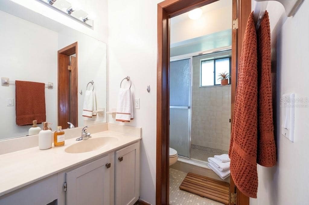 VIRTUALLY STAGED: ENSUITE WITH WALK IN SHOWER