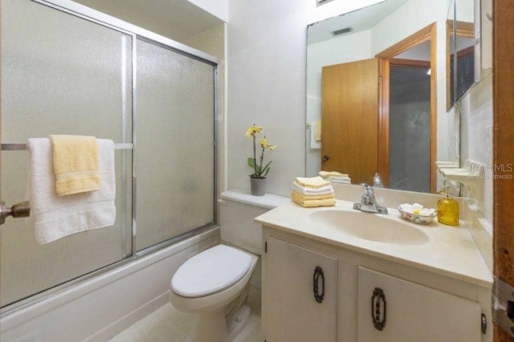 UNSTAGED: guest Bathroom