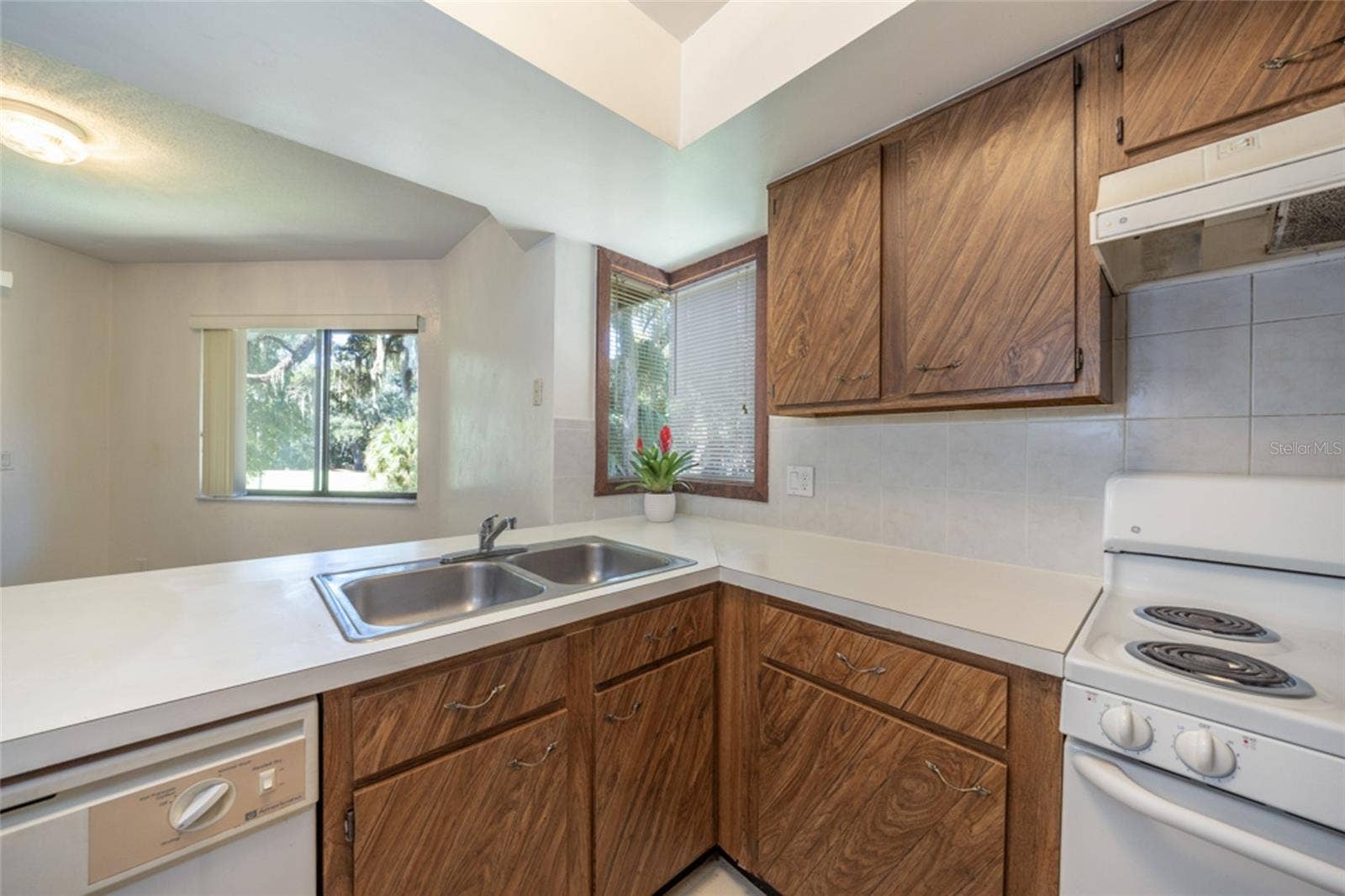 12 FAIRWAYS CIRCLE, #12, Palm Coast, FL 32137