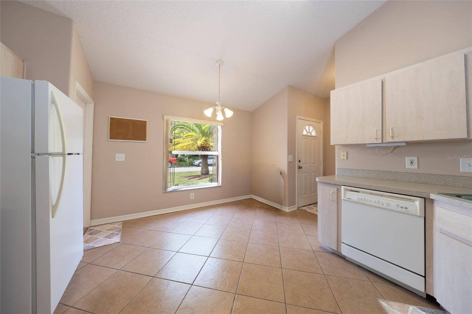 52 BREN MAR LANE, Palm Coast, FL 32137 Dinnette