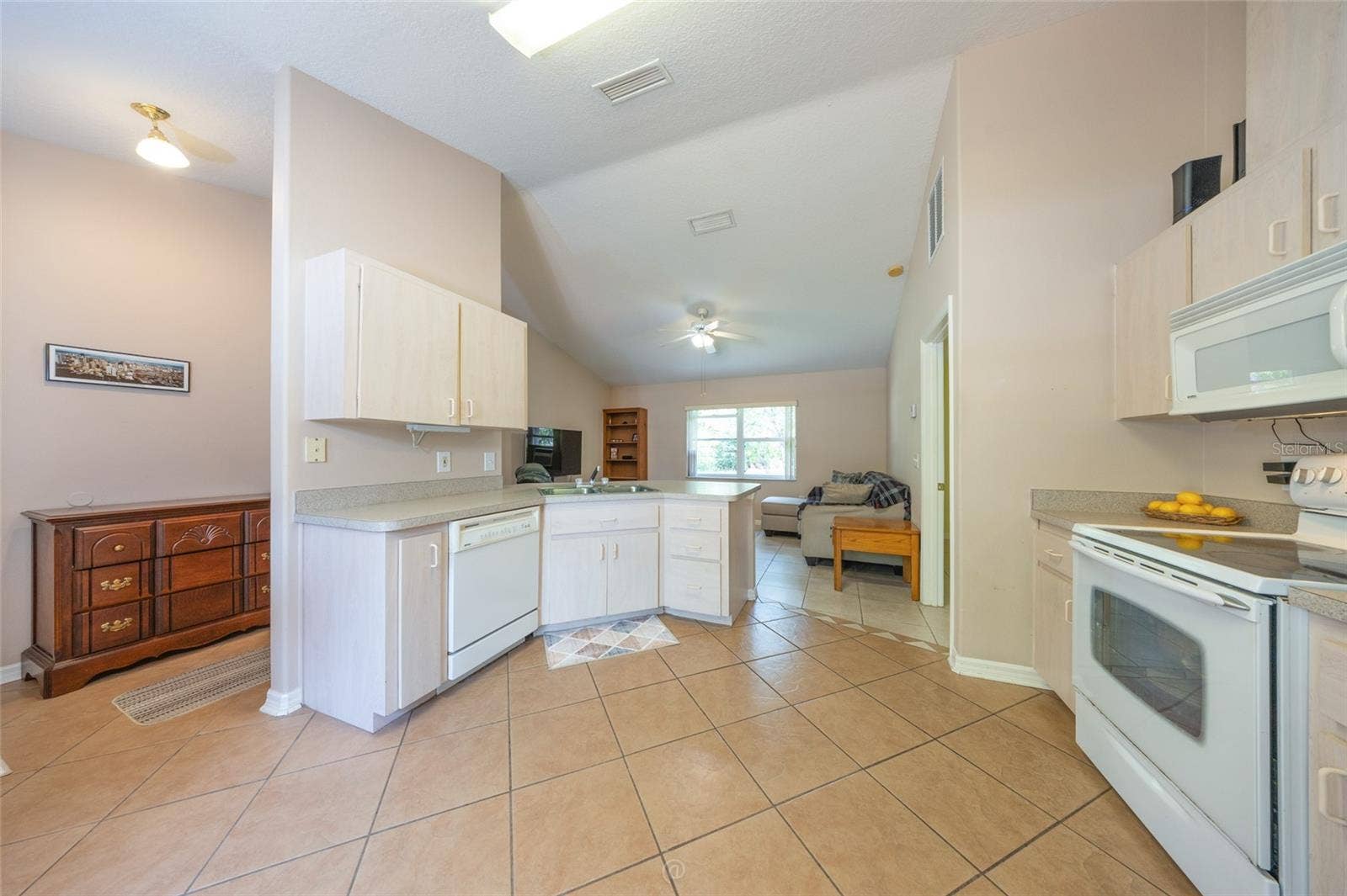 52 BREN MAR LANE, Palm Coast, FL 32137 Spacious kitchen