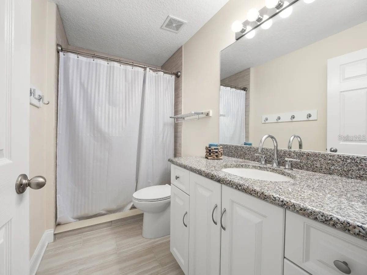 19 MAHOE DRIVE N, Palm Coast, FL 32137