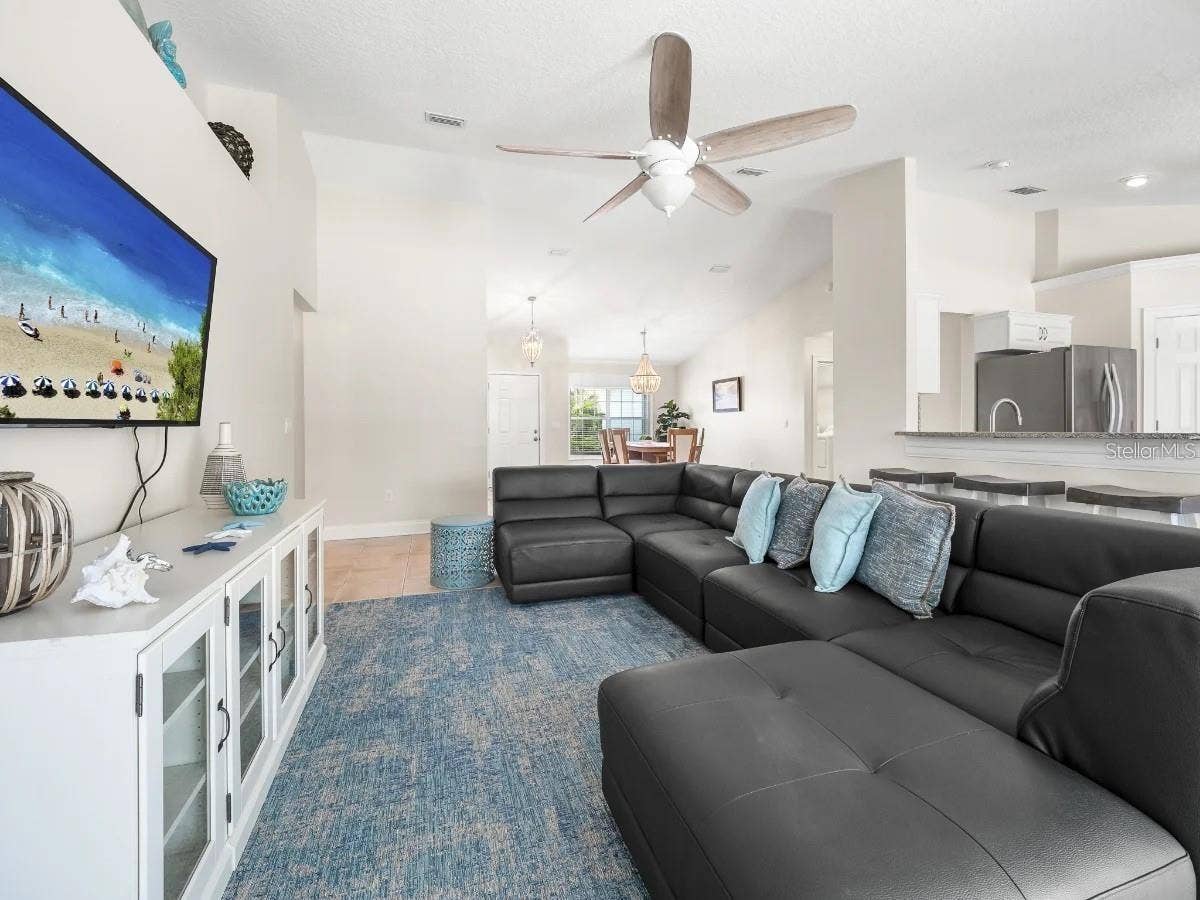 19 MAHOE DRIVE N, Palm Coast, FL 32137
