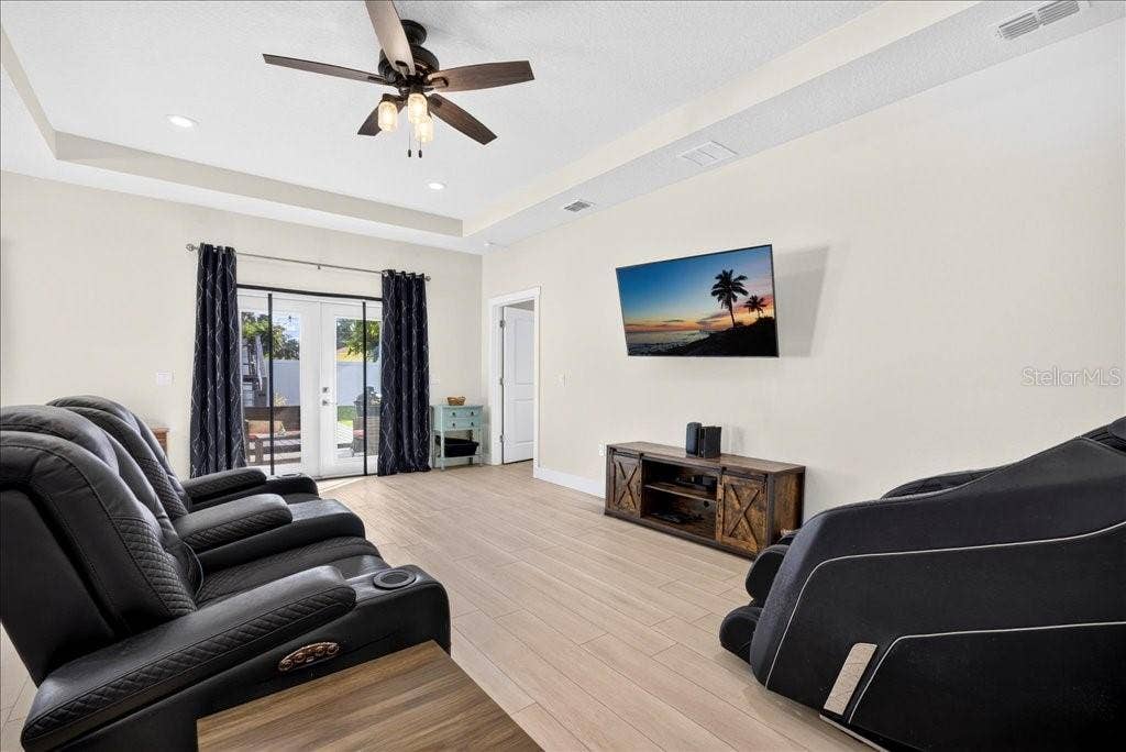 30 RANWOOD LANE, Palm Coast, FL 32164 30 RANWOOD LANE, Palm Coast, FL 32164