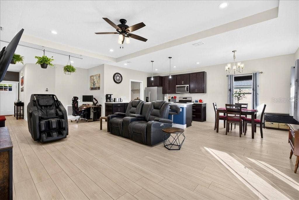 30 RANWOOD LANE, Palm Coast, FL 32164 30 RANWOOD LANE, Palm Coast, FL 32164