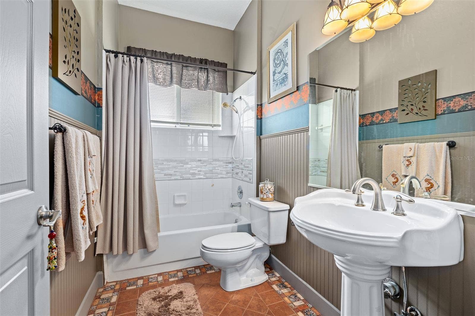 993 MORI COURT, Port Orange, FL 32127 Front Guest Bathroom