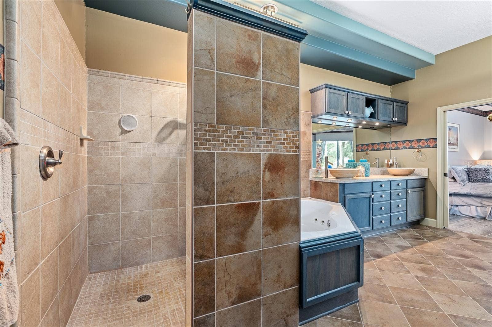993 MORI COURT, Port Orange, FL 32127 Ensuite Master Bathroom
