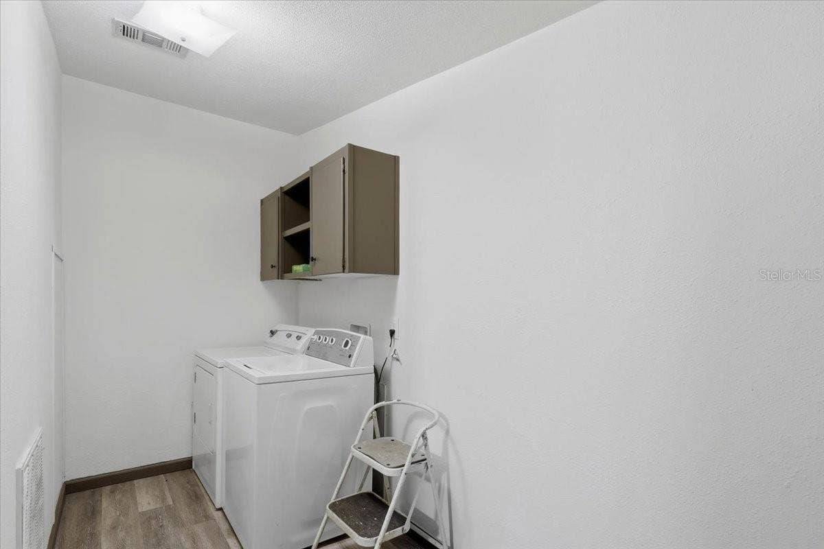 9860 NIKOLICH AVENUE, Hastings, FL 32145 Laundry room