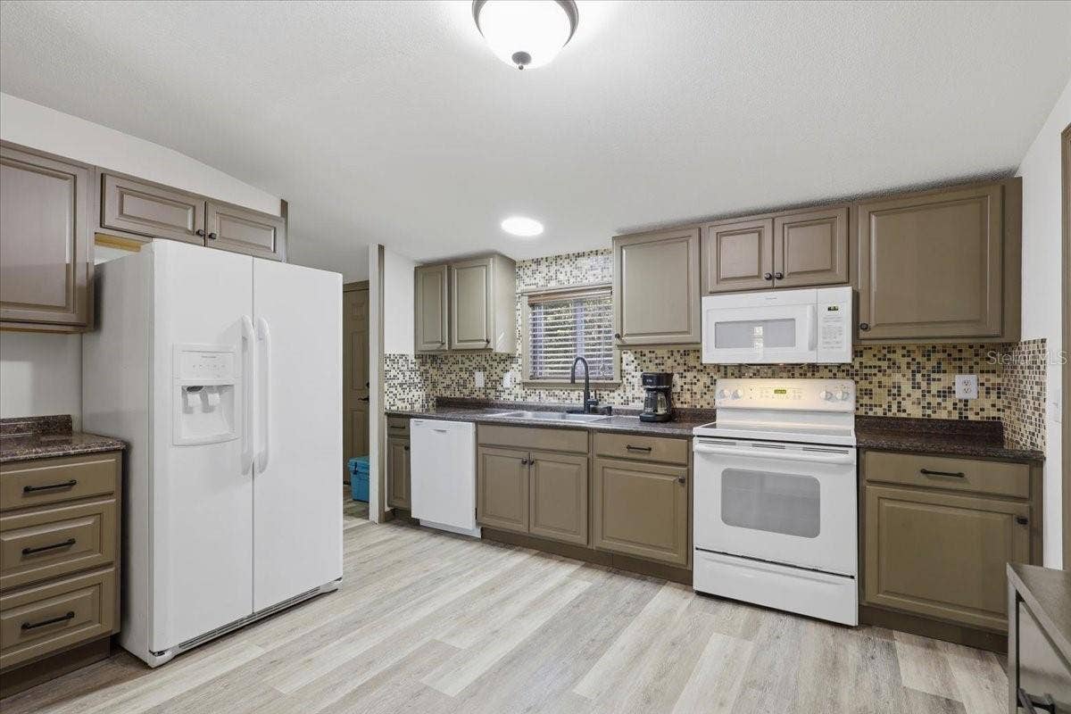 9860 NIKOLICH AVENUE, Hastings, FL 32145 9860 NIKOLICH AVENUE, Hastings, FL 32145