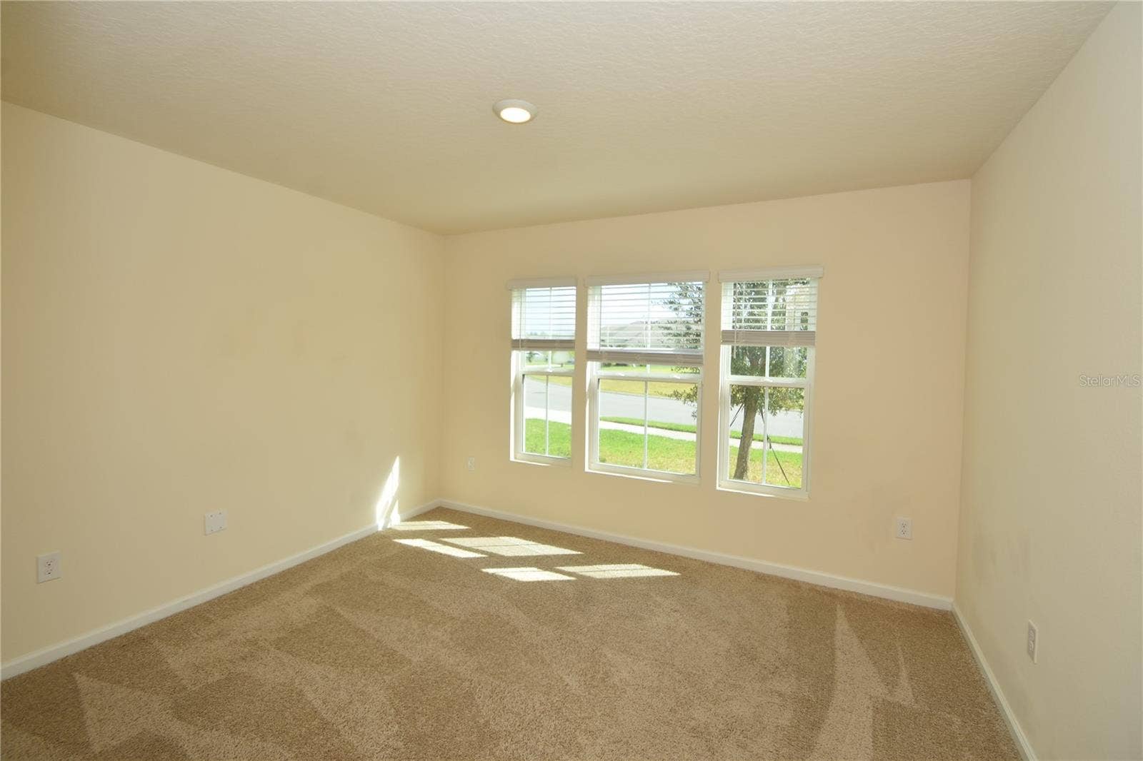 52 OAKLEAF WAY, Palm Coast, FL 32137 52 OAKLEAF WAY, Palm Coast, FL 32137