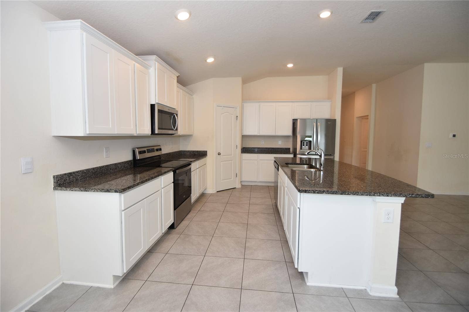 52 OAKLEAF WAY, Palm Coast, FL 32137 52 OAKLEAF WAY, Palm Coast, FL 32137
