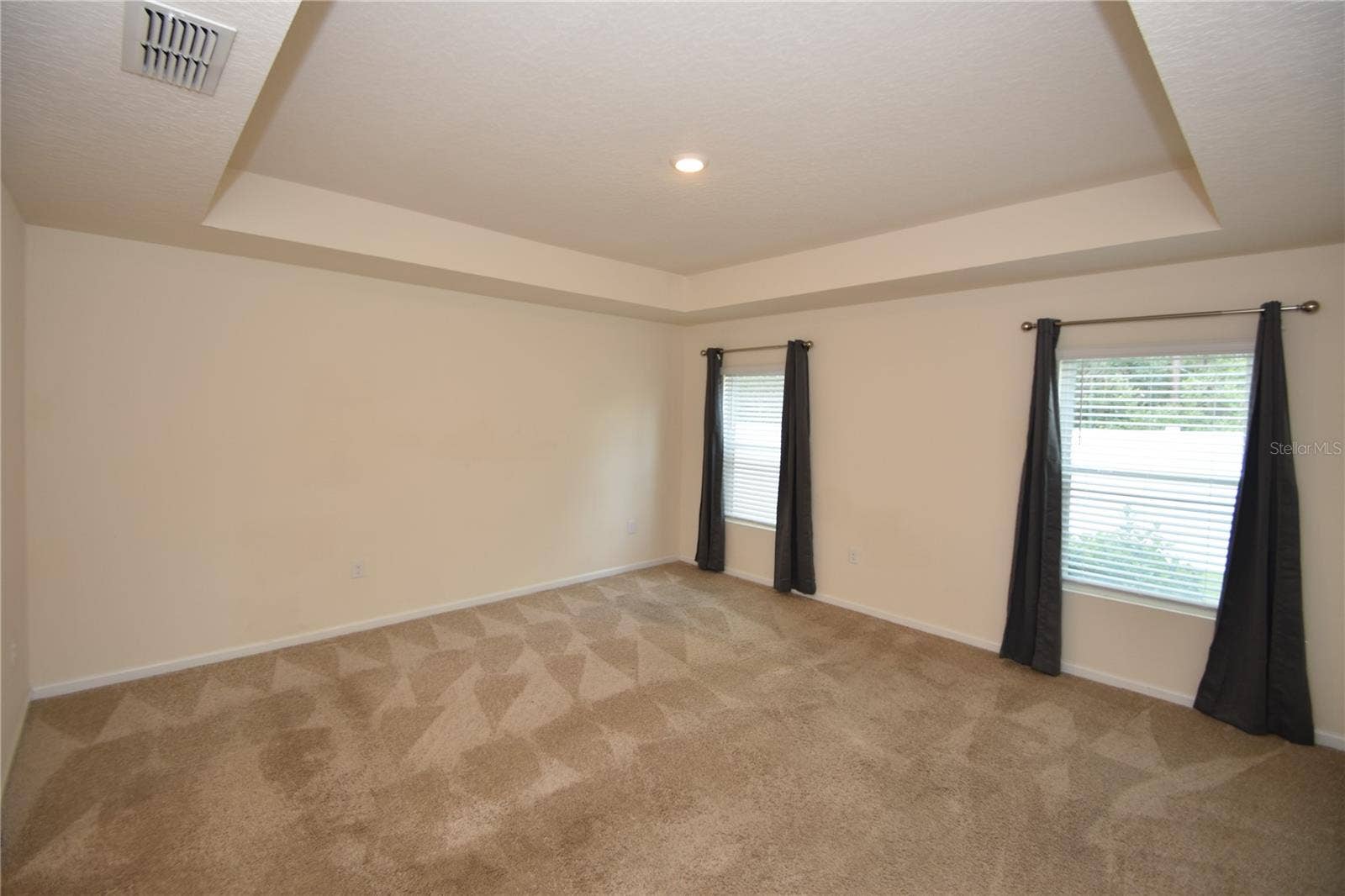 52 OAKLEAF WAY, Palm Coast, FL 32137 52 OAKLEAF WAY, Palm Coast, FL 32137