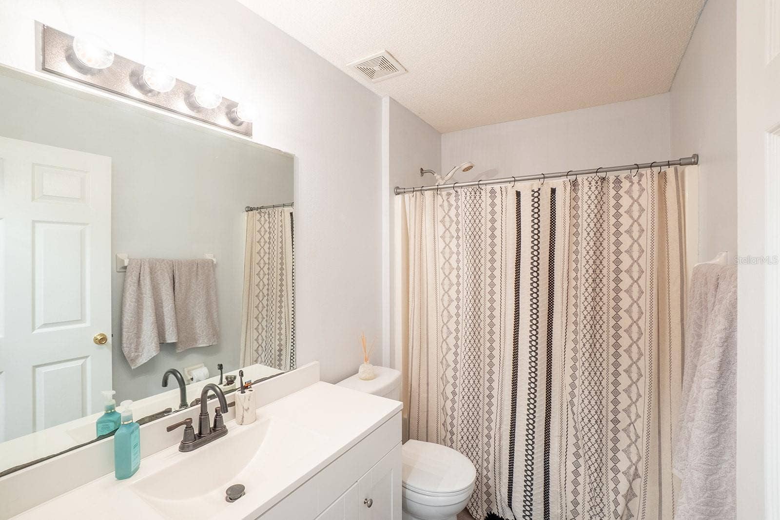 21 EMMONS LANE, Palm Coast, FL 32164 21 EMMONS LANE, Palm Coast, FL 32164