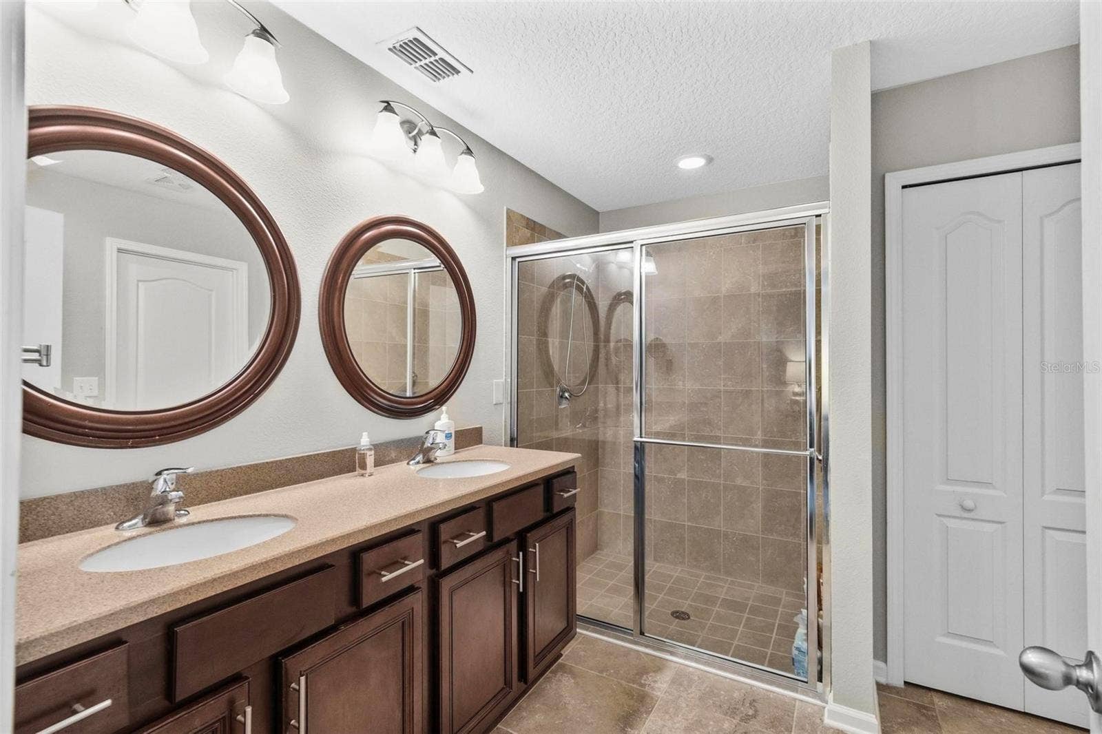 21 ARROWHEAD DRIVE, Palm Coast, FL 32137 21 ARROWHEAD DRIVE, Palm Coast, FL 32137