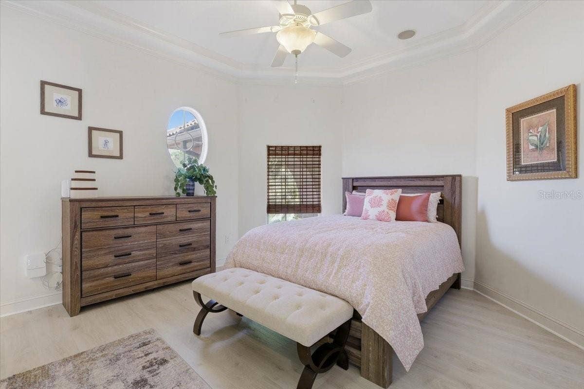 100 EMERALD LAKE DRIVE, Palm Coast, FL 32137 100 EMERALD LAKE DRIVE, Palm Coast, FL 32137