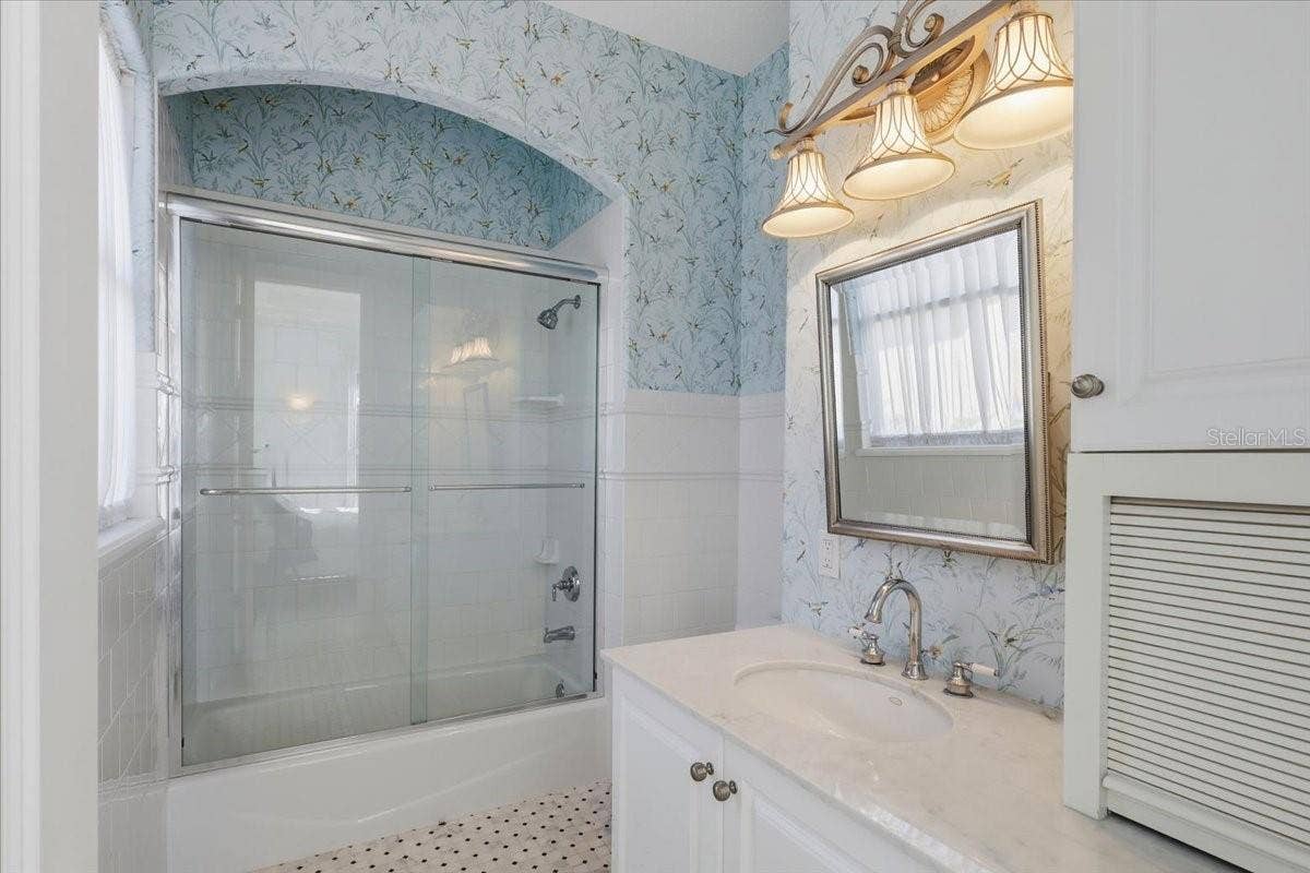 100 EMERALD LAKE DRIVE, Palm Coast, FL 32137 100 EMERALD LAKE DRIVE, Palm Coast, FL 32137