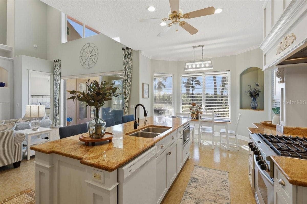 100 EMERALD LAKE DRIVE, Palm Coast, FL 32137 100 EMERALD LAKE DRIVE, Palm Coast, FL 32137