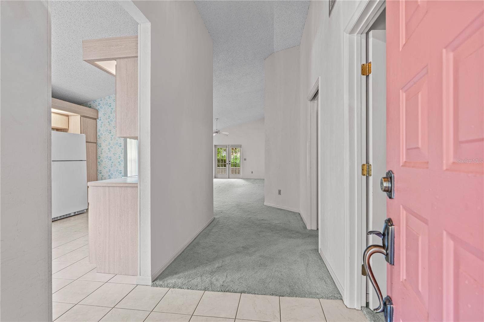 245 GLENBRIAR CIRCLE, Daytona Beach, FL 32114 Come On In!
