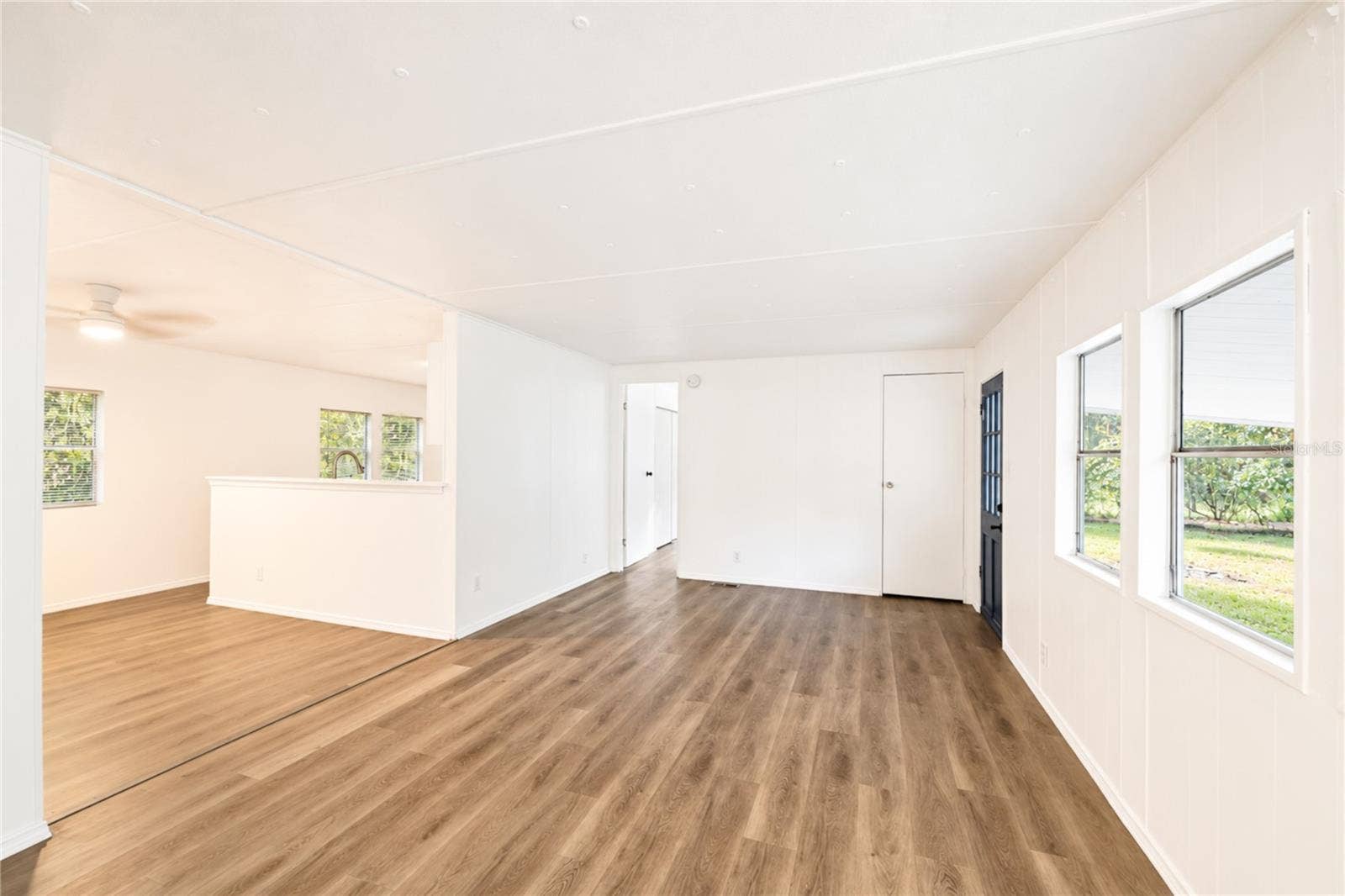 208 NAVAJO STREET, Satsuma, FL 32189 Living Area/Entry Way