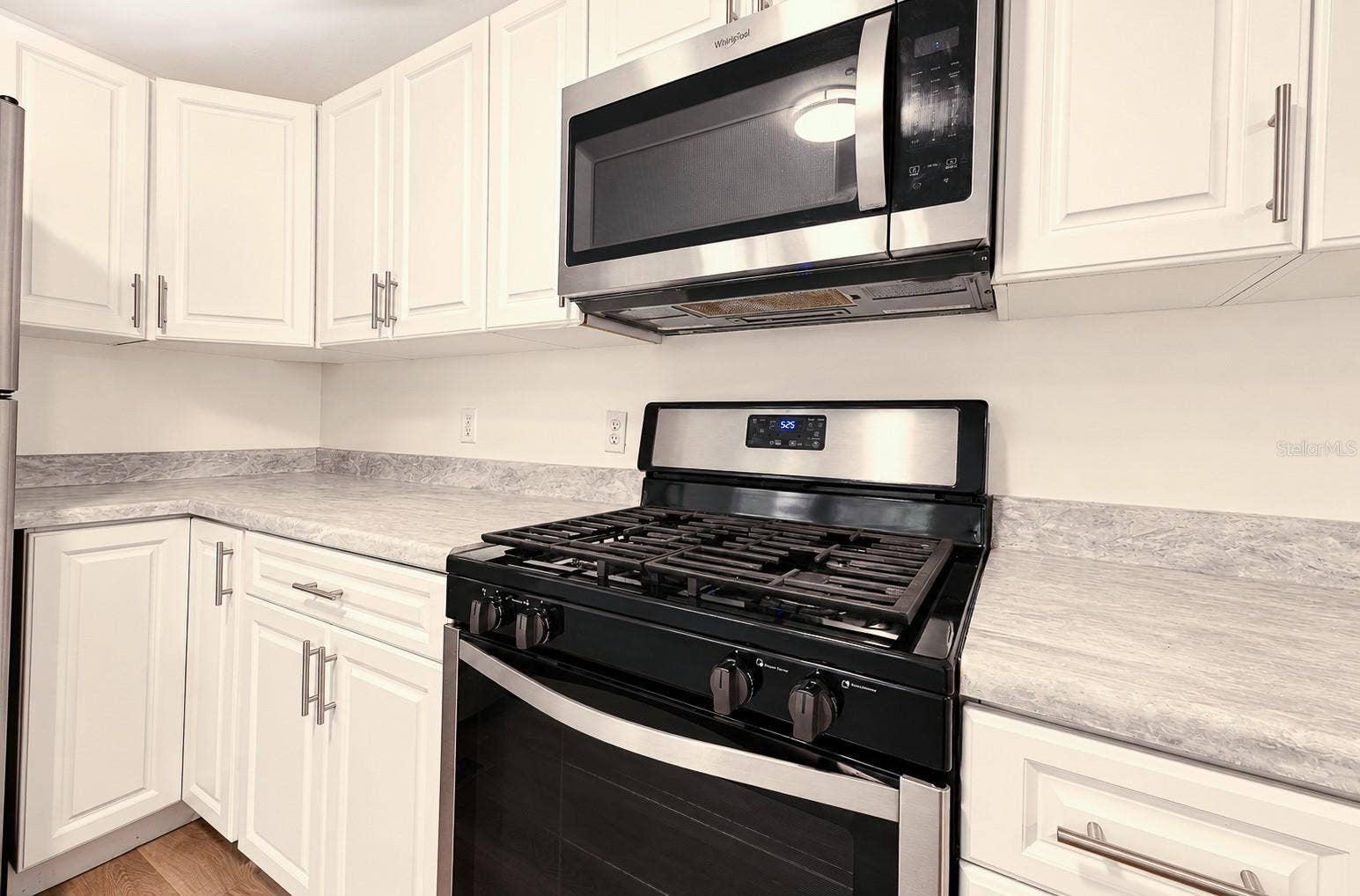 208 NAVAJO STREET, Satsuma, FL 32189 Gas Stove