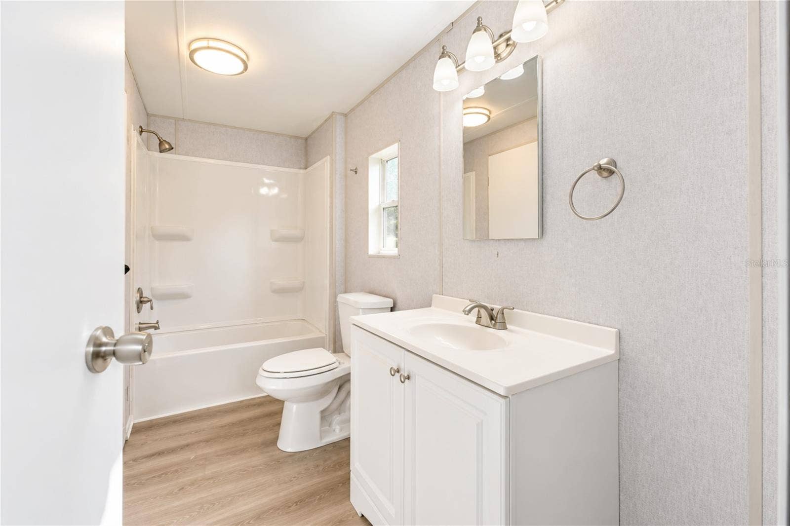 208 NAVAJO STREET, Satsuma, FL 32189 Bathroom