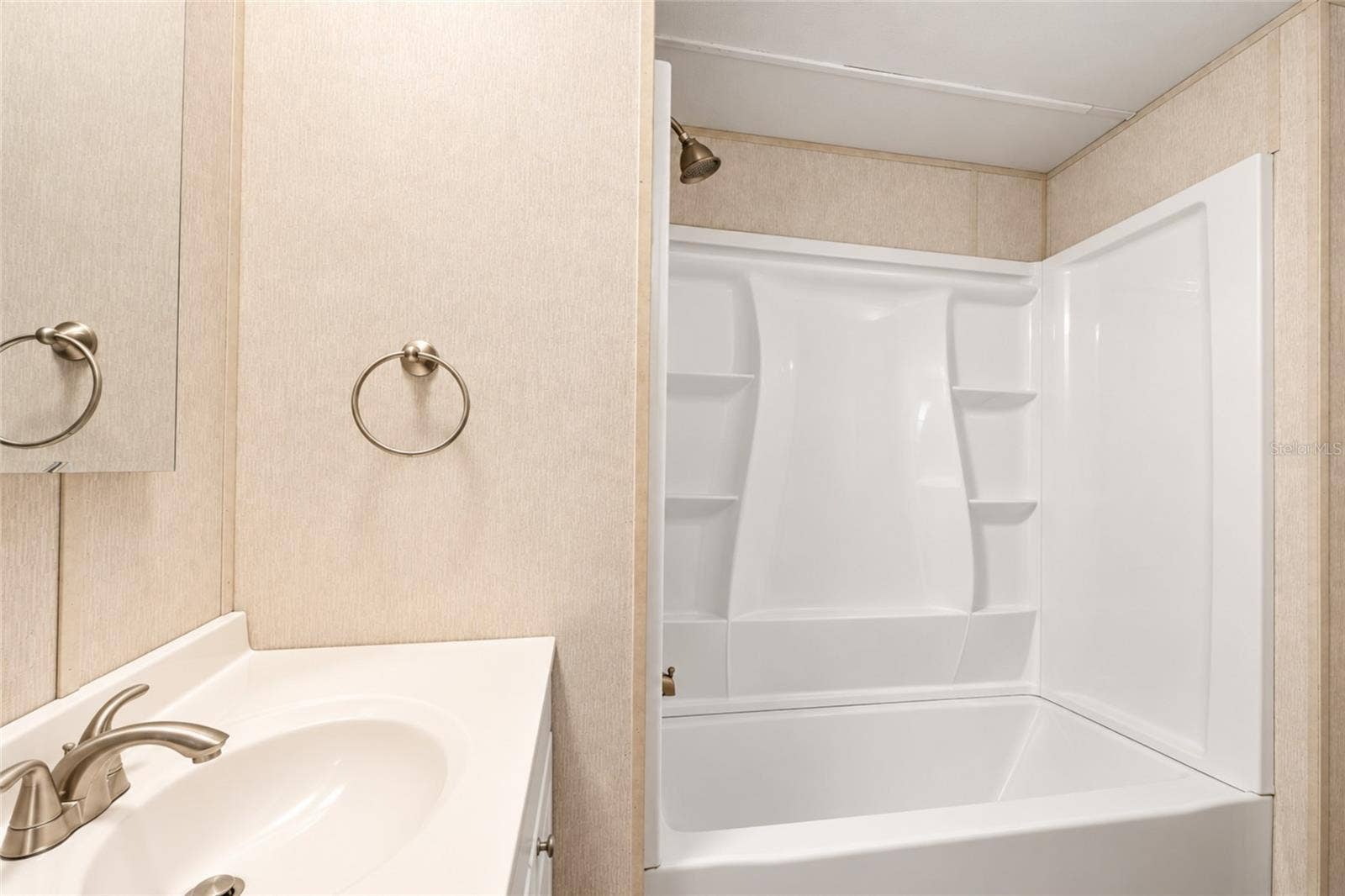 208 NAVAJO STREET, Satsuma, FL 32189 Bathroom