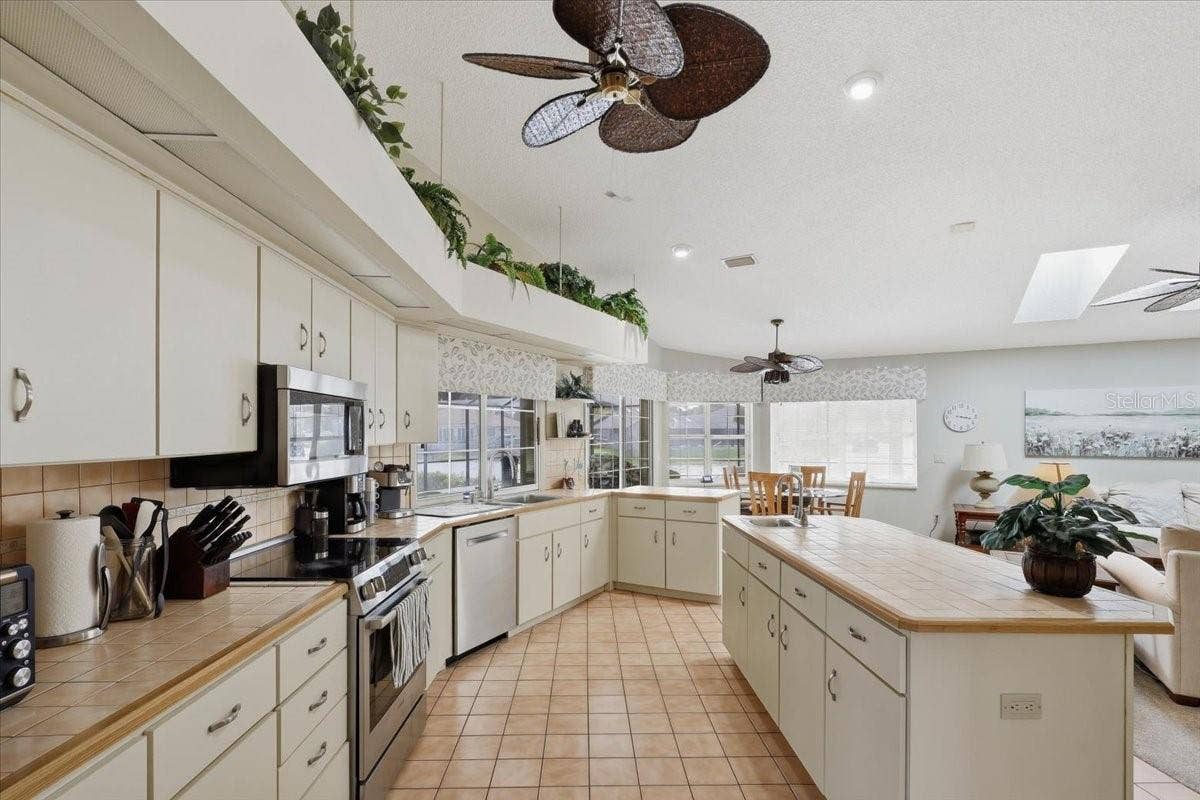 5 CHERRYTREE COURT, Palm Coast, FL 32137 5 CHERRYTREE COURT, Palm Coast, FL 32137
