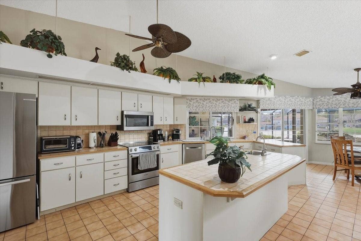 5 CHERRYTREE COURT, Palm Coast, FL 32137 5 CHERRYTREE COURT, Palm Coast, FL 32137