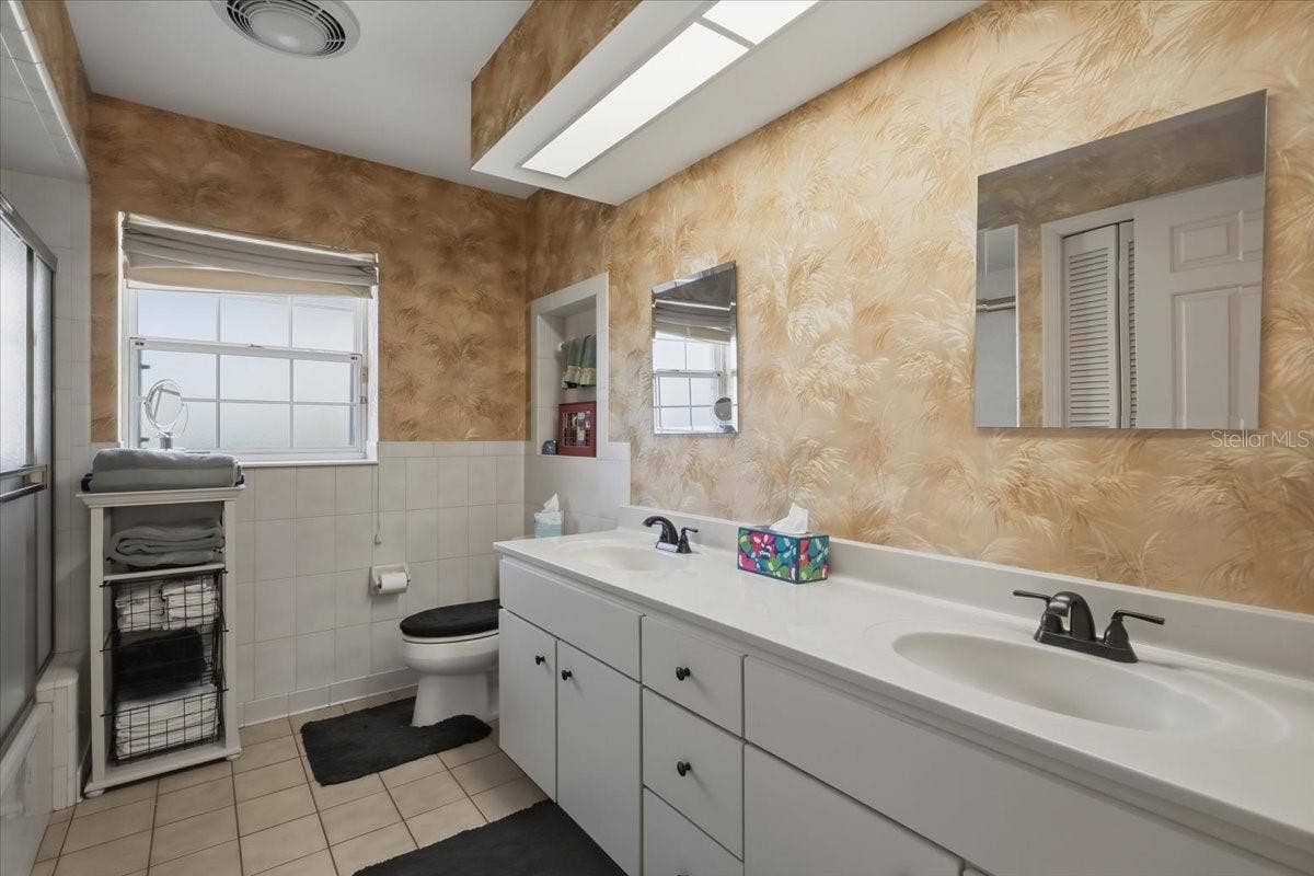 5 CHERRYTREE COURT, Palm Coast, FL 32137 5 CHERRYTREE COURT, Palm Coast, FL 32137