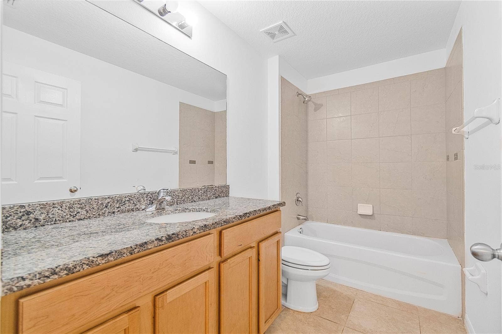 20 RAINSTONE LANE, Palm Coast, FL 32164 20 RAINSTONE LANE, Palm Coast, FL 32164