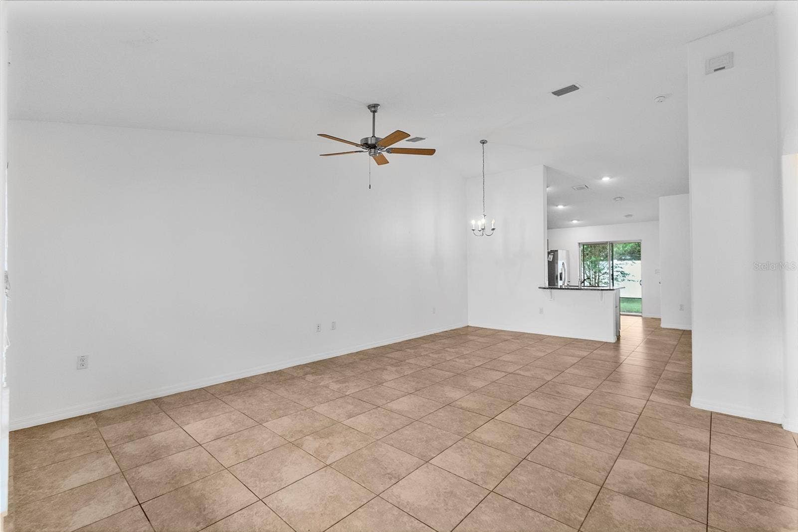 20 RAINSTONE LANE, Palm Coast, FL 32164 20 RAINSTONE LANE, Palm Coast, FL 32164