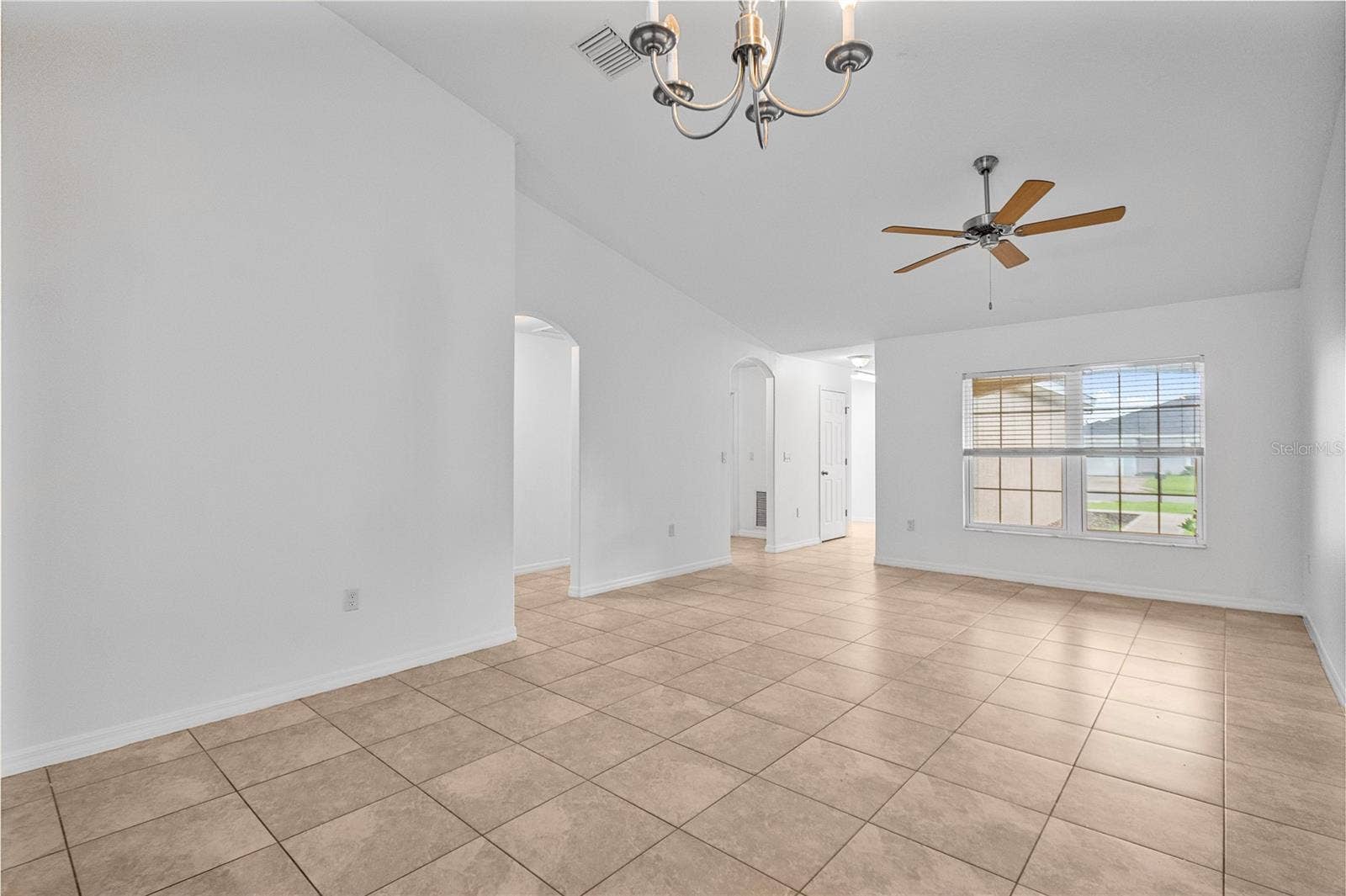 20 RAINSTONE LANE, Palm Coast, FL 32164 20 RAINSTONE LANE, Palm Coast, FL 32164