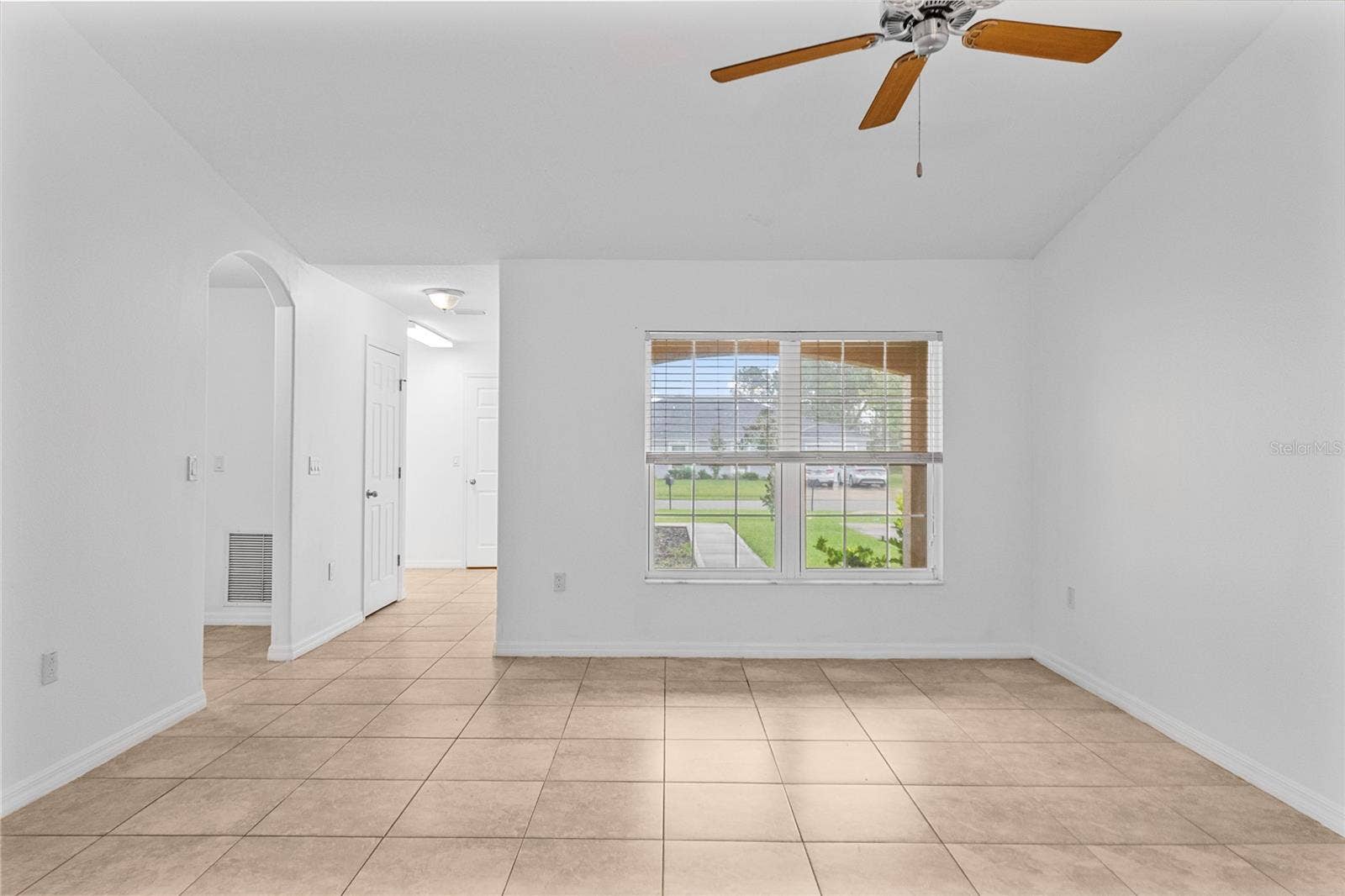20 RAINSTONE LANE, Palm Coast, FL 32164 20 RAINSTONE LANE, Palm Coast, FL 32164