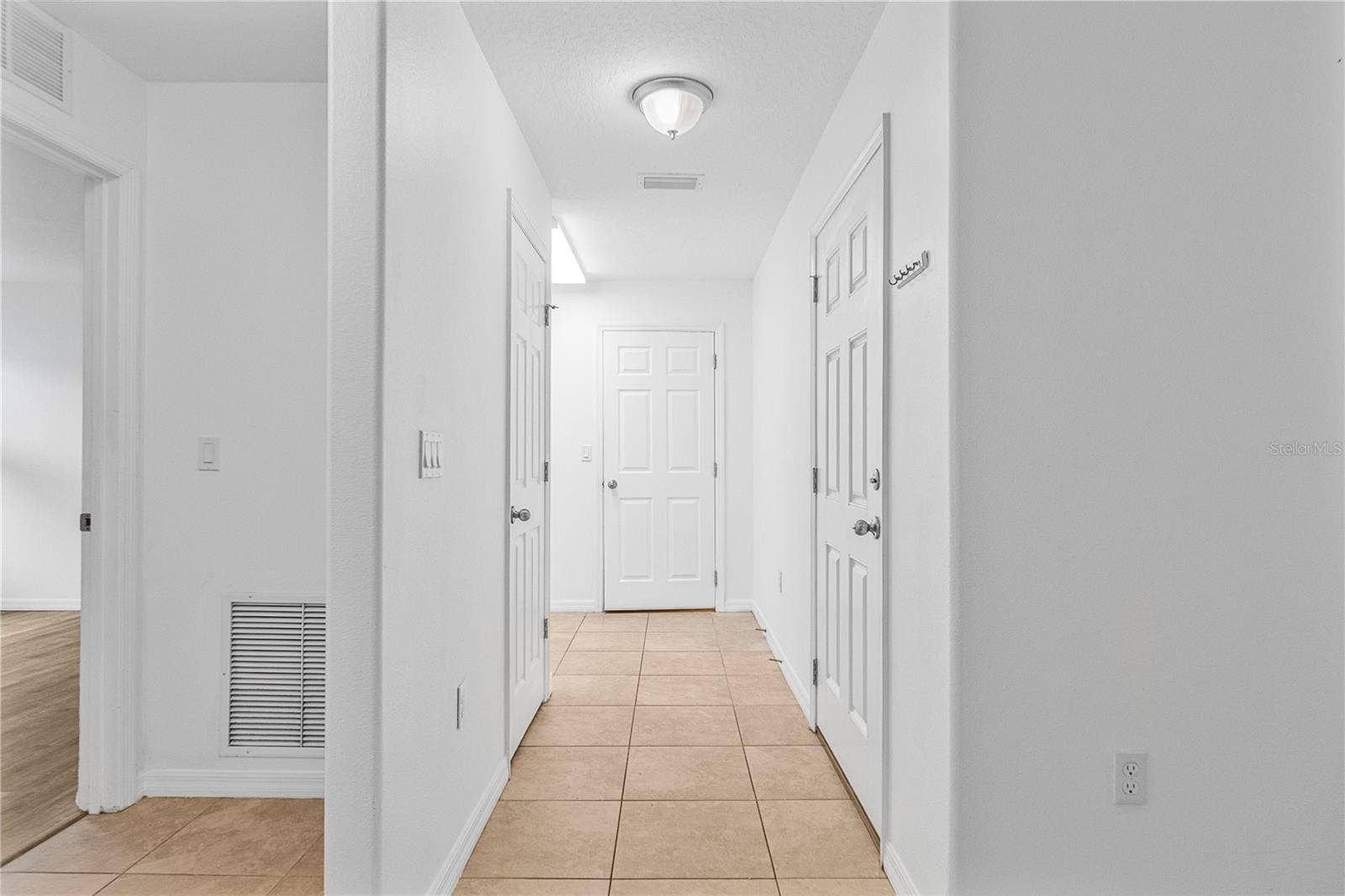 20 RAINSTONE LANE, Palm Coast, FL 32164 20 RAINSTONE LANE, Palm Coast, FL 32164