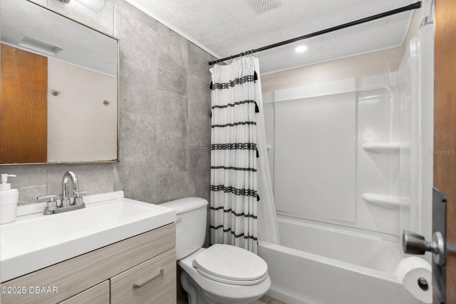 219 S ATLANTIC AVENUE, #333, Daytona Beach, FL 32118 219 S ATLANTIC AVENUE, #333, Daytona Beach, FL 32118