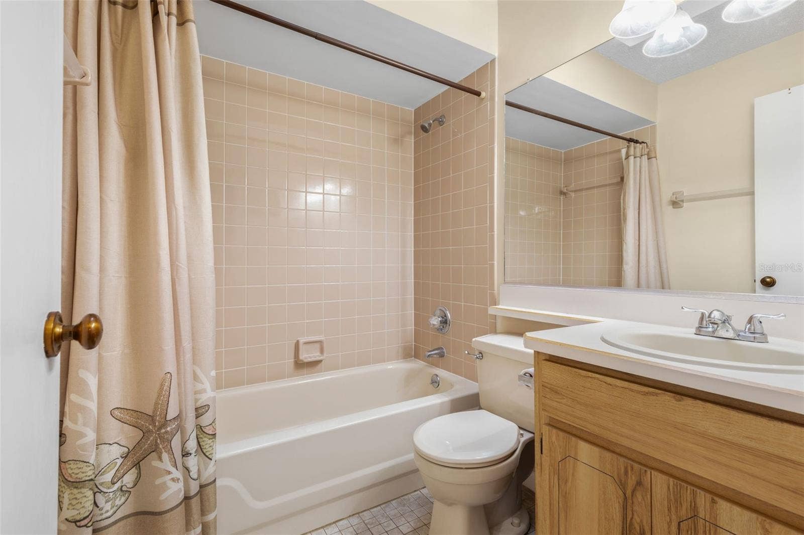 18 WINDERMERE PLACE, Palm Coast, FL 32164 18 WINDERMERE PLACE, Palm Coast, FL 32164