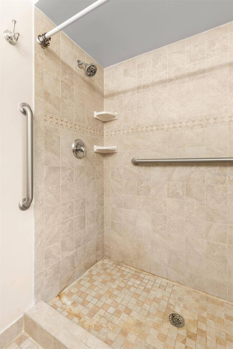 18 WINDERMERE PLACE, Palm Coast, FL 32164 18 WINDERMERE PLACE, Palm Coast, FL 32164